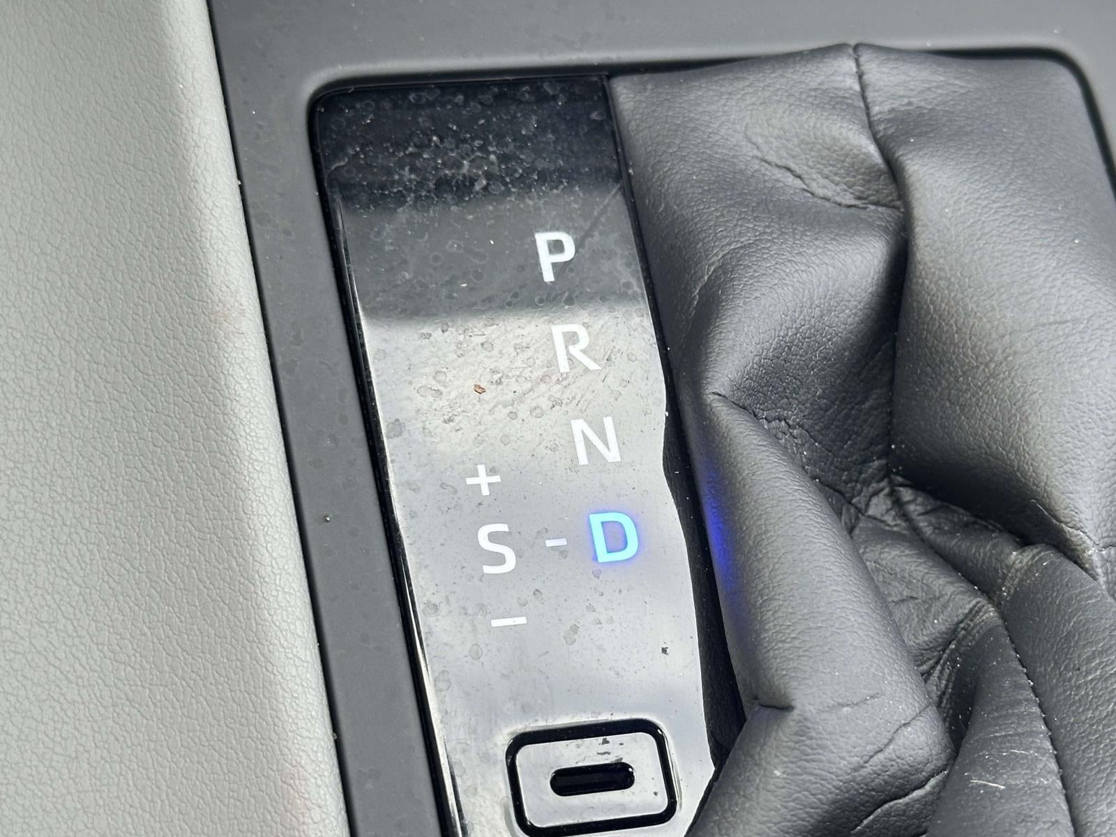 2024 Toyota Venza LE