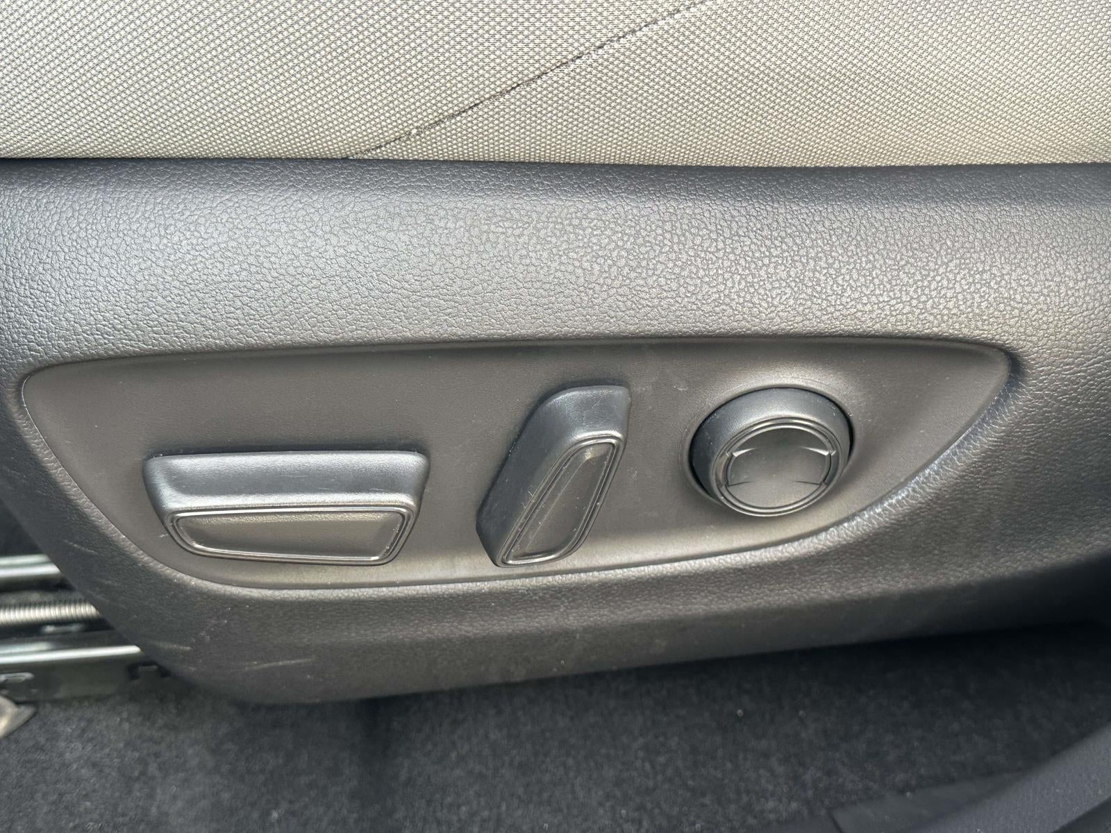 2024 Toyota Venza LE