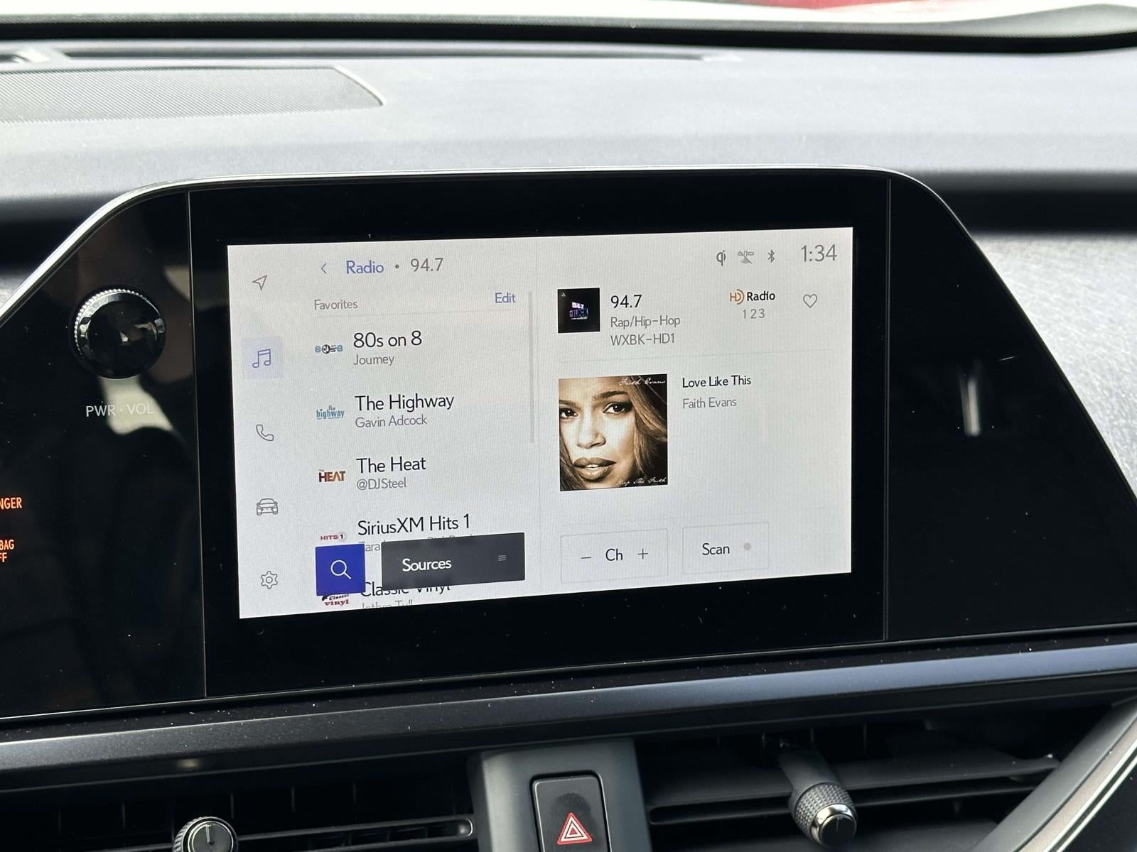 2025 Lexus UX 300h Premium