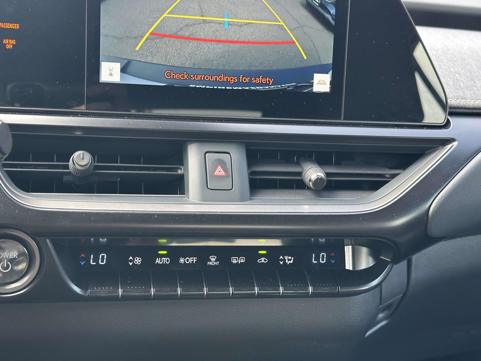 2025 Lexus UX 300h Premium