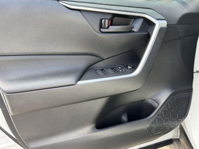 2022 Toyota RAV4 Hybrid LE