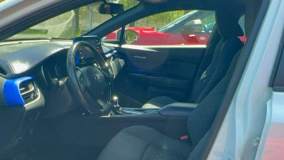 2022 Toyota C-HR XLE
