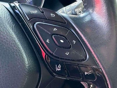 2022 Toyota C-HR XLE