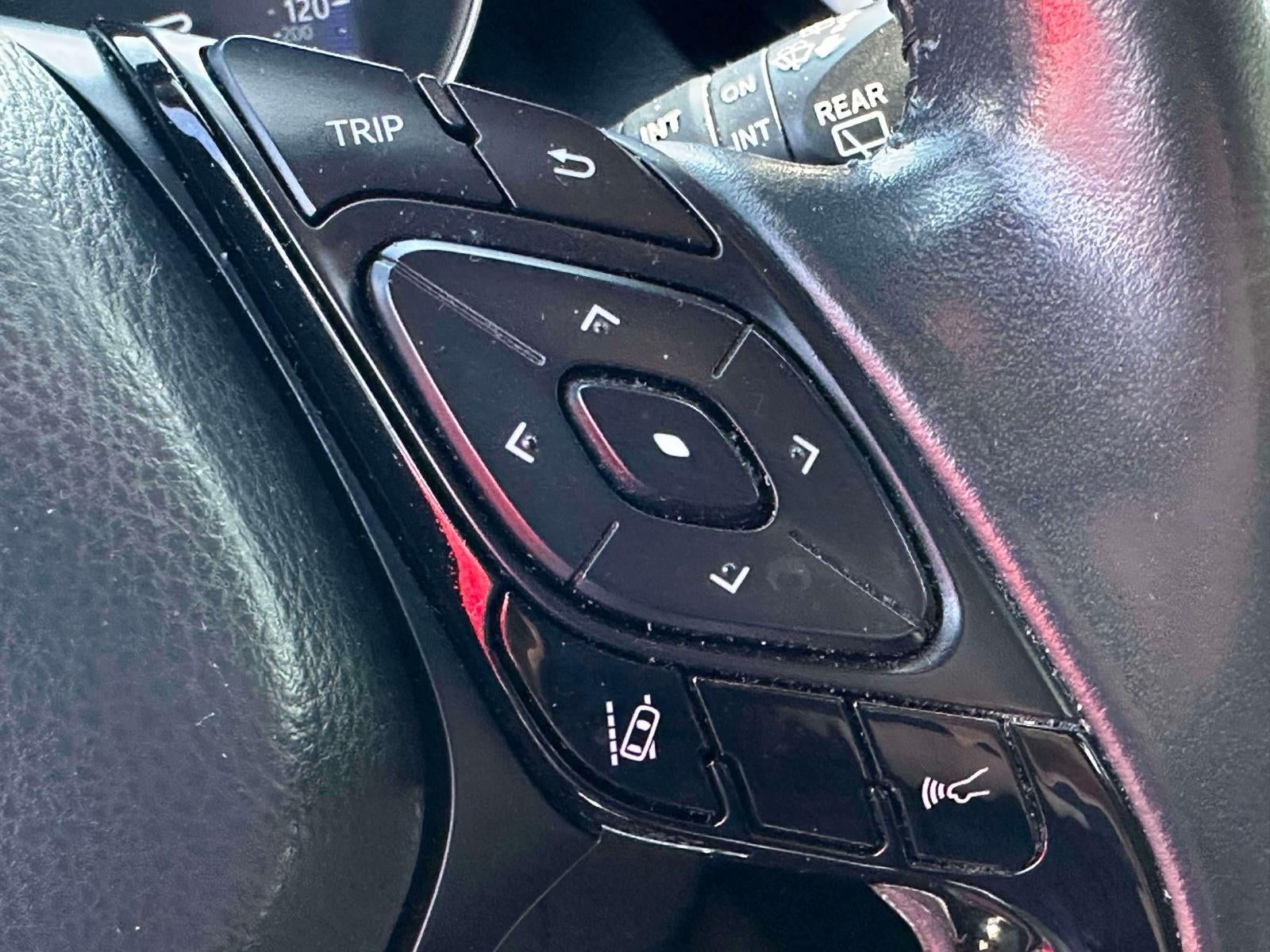 2022 Toyota C-HR XLE