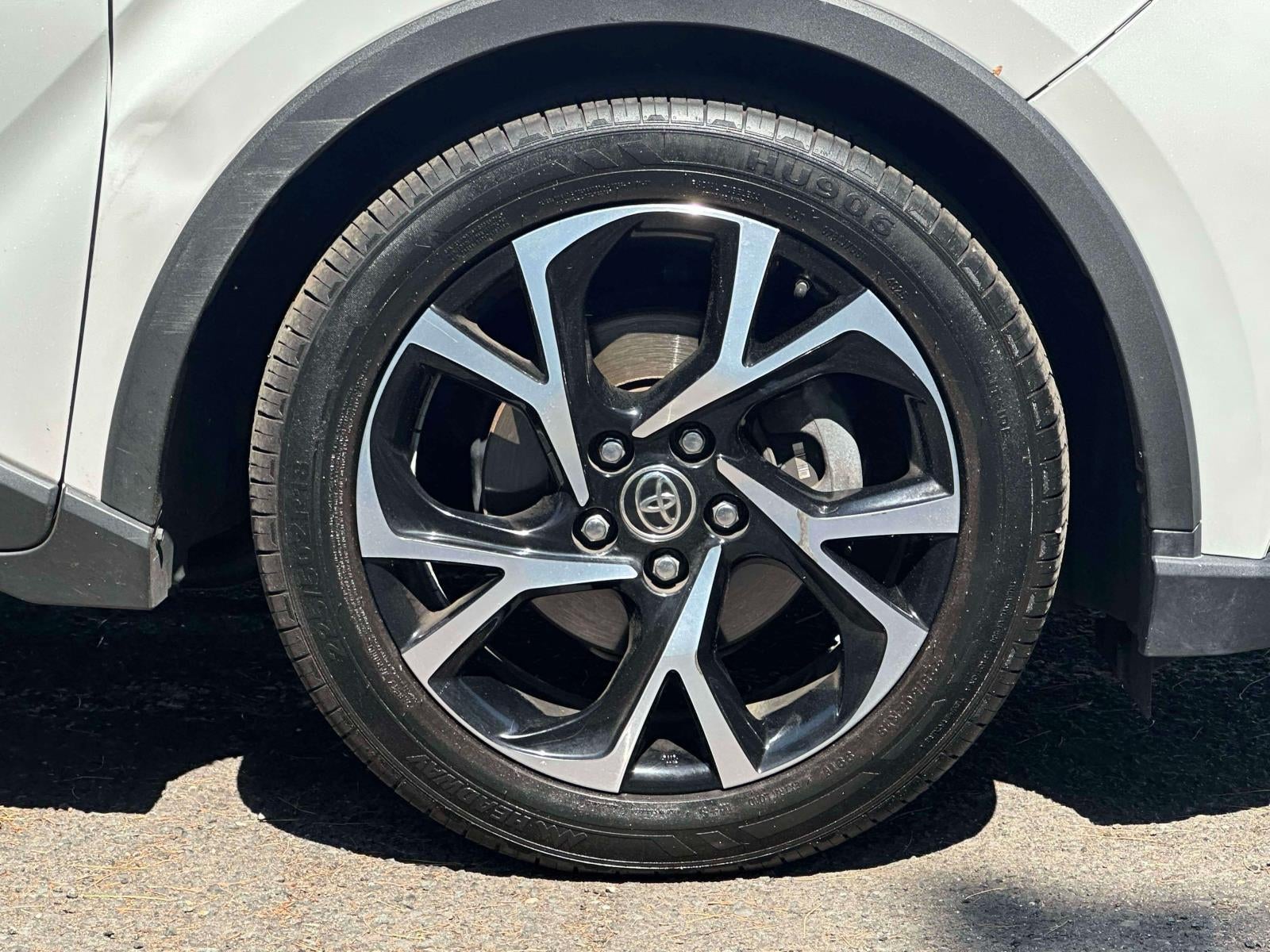 2022 Toyota C-HR XLE