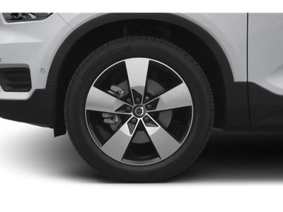 2021 Volvo XC40 T5 Momentum