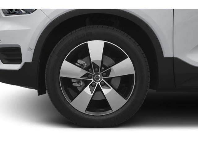 2021 Volvo XC40 T5 Momentum