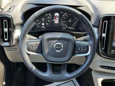 2021 Volvo XC40 T5 Momentum