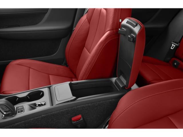 2021 Volvo XC40 T5 Momentum