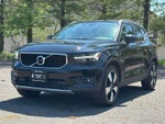 2021 Volvo XC40 T5 Momentum