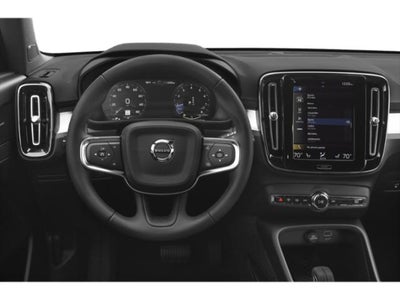 2021 Volvo XC40 T5 Momentum